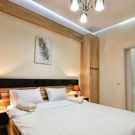 Apartment Apartments Alfa Tsekhova 1
